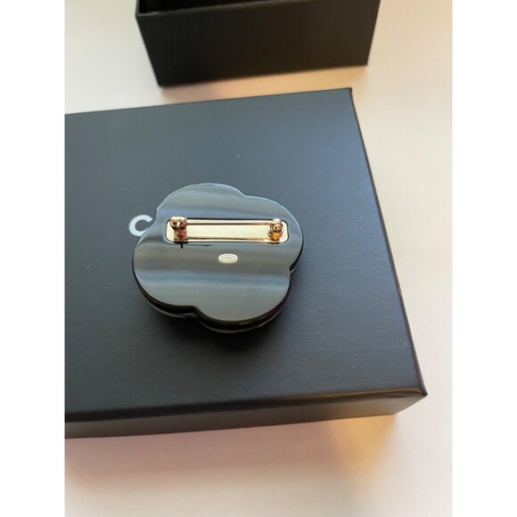 Chanel 19P Resin and Pearl Camellia Brooch - Unused - Picture 4 of 9